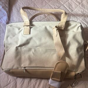 NWT✨ BEIS Beige and Cream Travel Bag